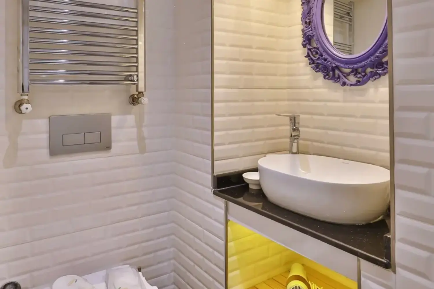 Çift Kişilik Nehir Manzaralı ve Şömineli Oda