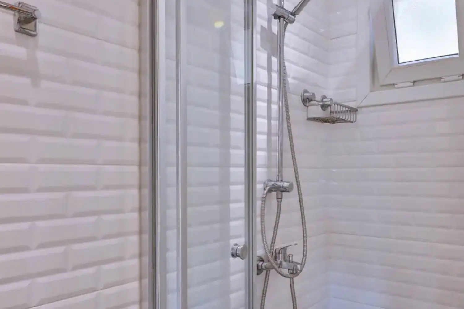 Çift Kişilik Nehir Manzaralı ve Şömineli Oda