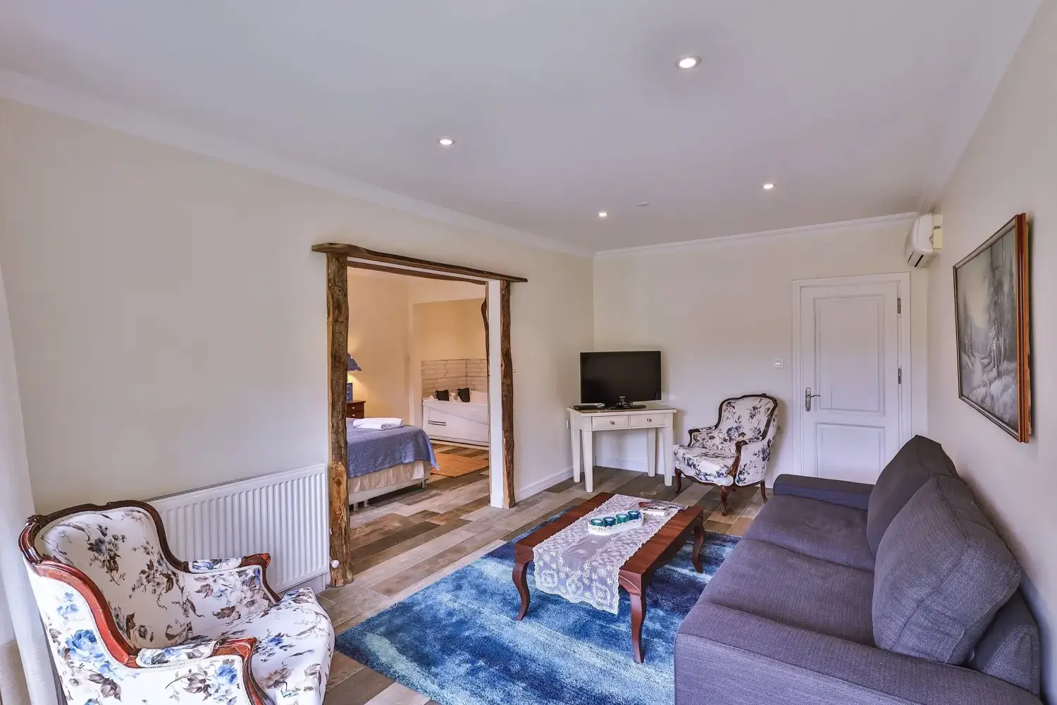 Jakuzili Junior Suite