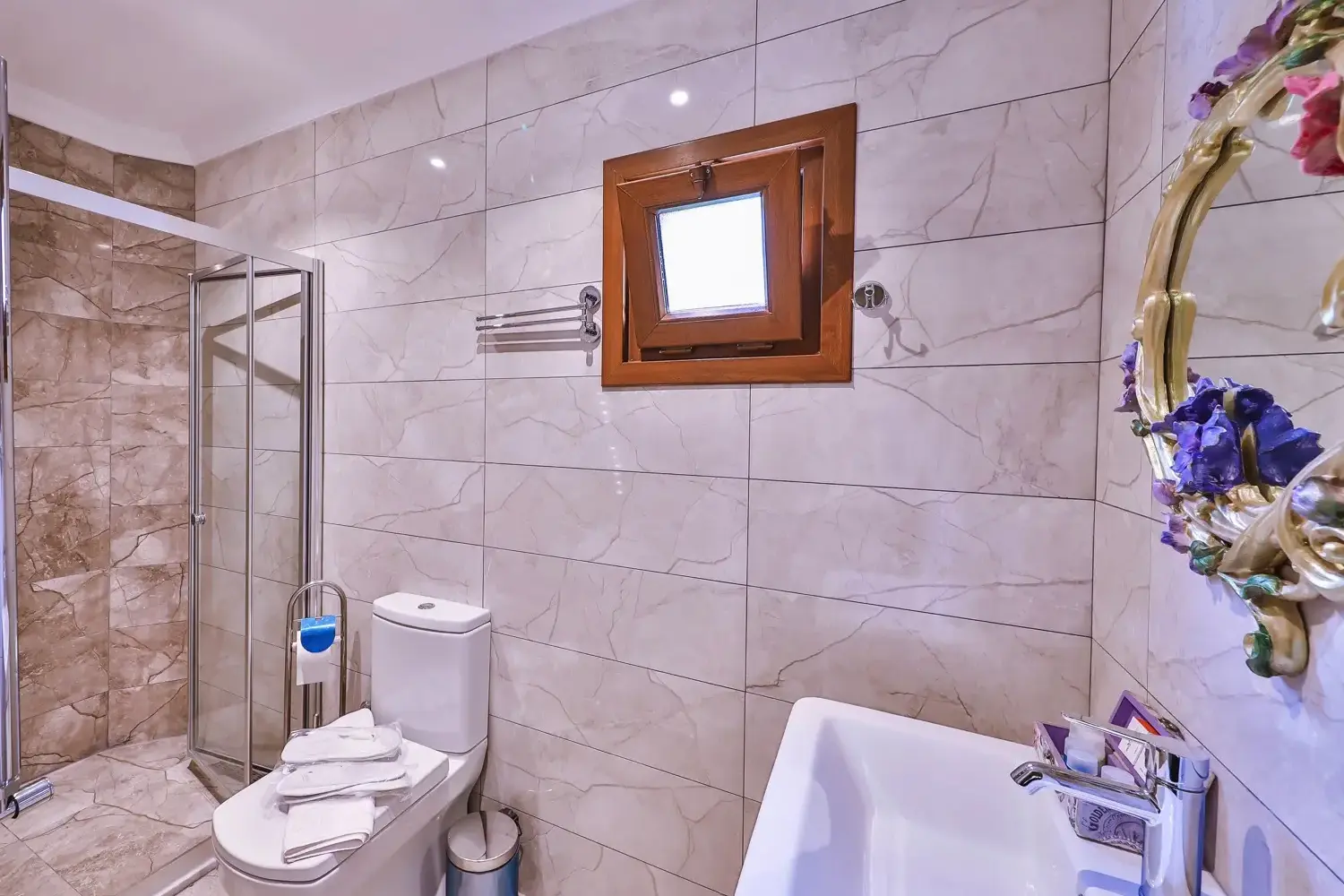 Jakuzili Junior Suite