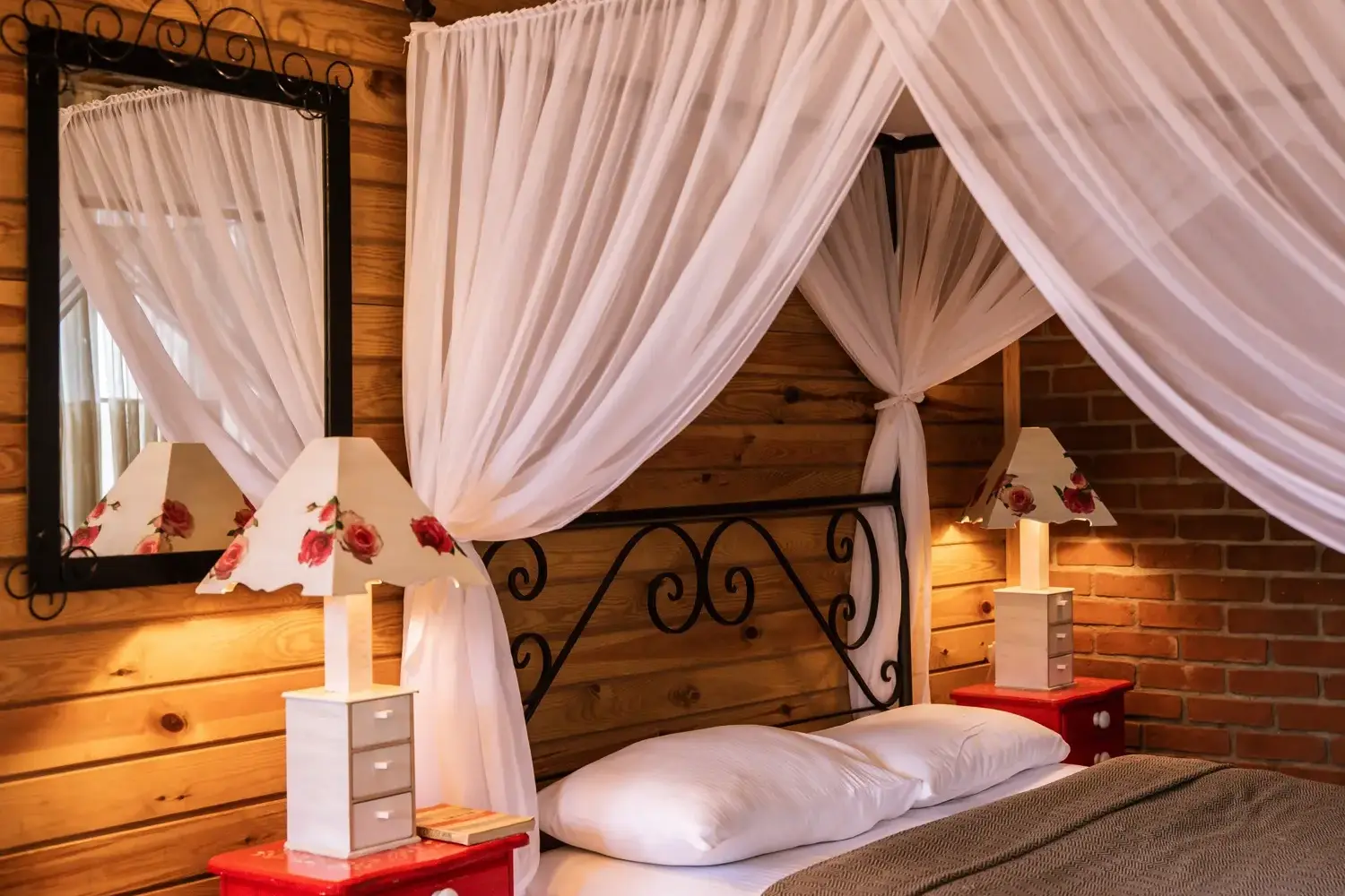 Nehir Manzaralı Bungalov