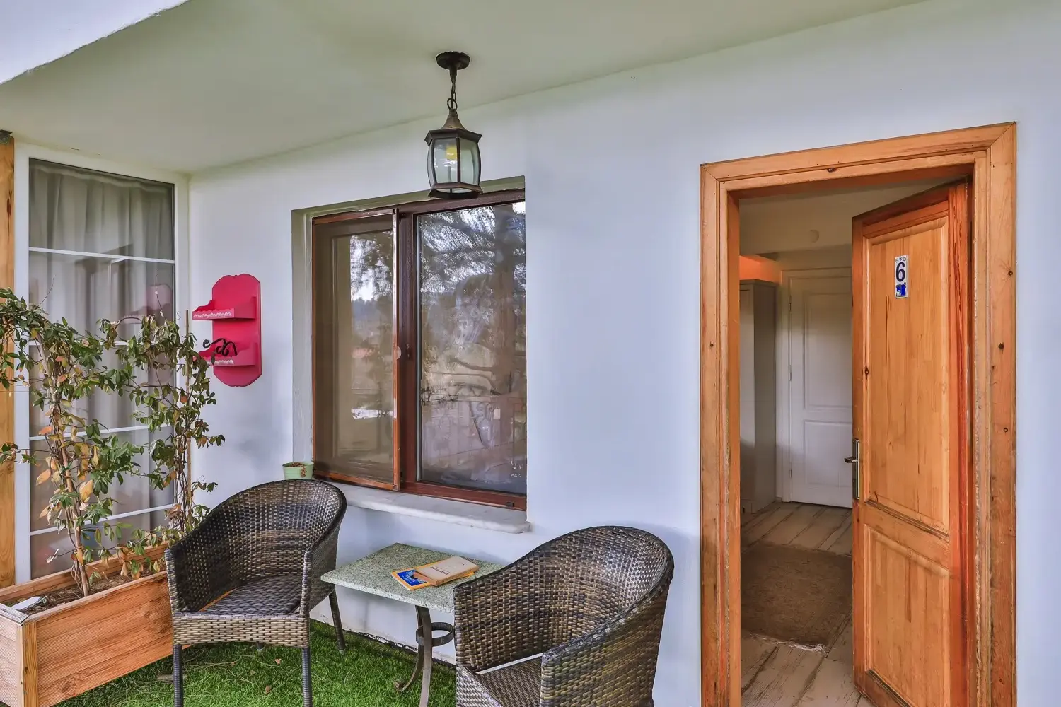 Nehir Manzaralı Oda