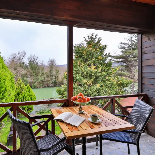 homepage-about-banner